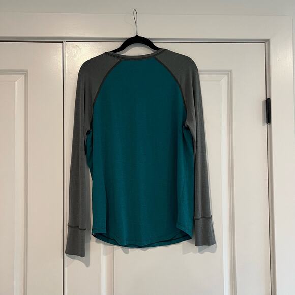 The North Face Women's Two Tone Henley Teal and Grey Size Medium - Picture 3 of 8